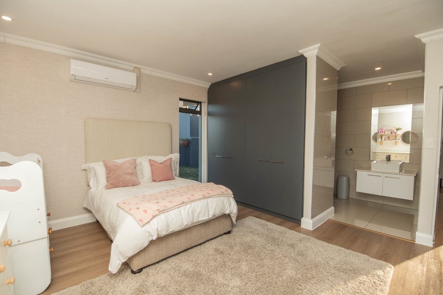 4 Bedroom Property for Sale in Kragga Kamma Eastern Cape